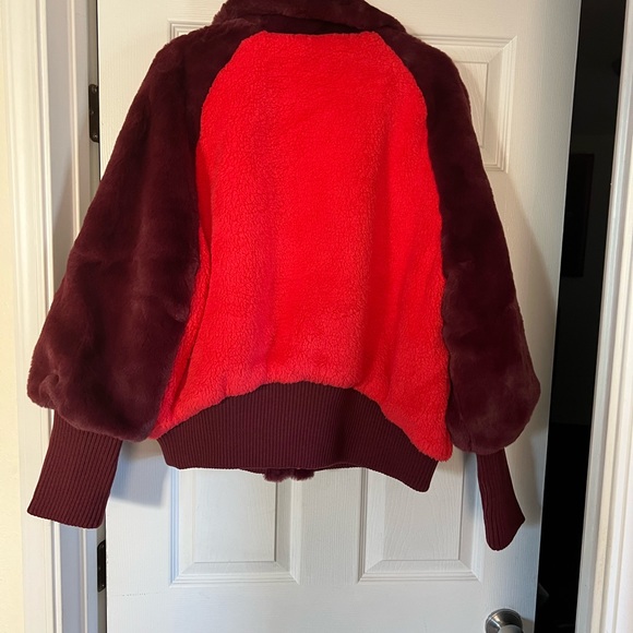 UGG Augusta Sherpa Jacket Bomber Winter Coat Red Maroon COZY CUTE - Picture 4 of 9